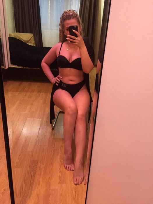 В поисках зрелых спутниц: Проститутки метро Красноярска